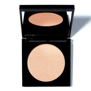 NWT Laritzy Luxe Powder Pressed Highlighter Illuminator - Warm Peach